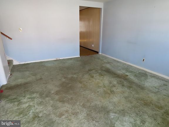 3rd image of 1400 Spruce Ave