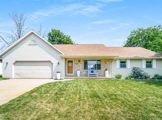 2143 Woodcrest Dr, Green Bay, WI 54304