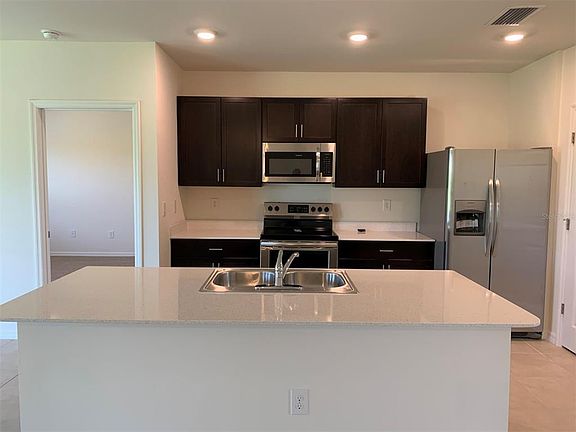 3rd image of 341 Tandil St