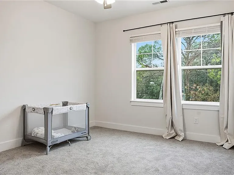 2917 Pretty Lake Ave — Photo 19