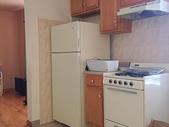 2nd image of 46 Broadway APT 5
