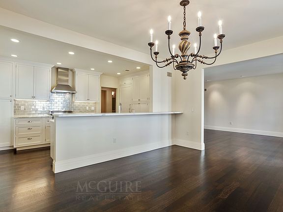 4th image of 2701 Larkin St APT 302