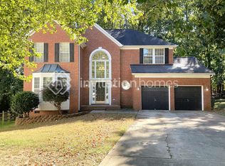 8737 Londonshire Dr, Charlotte, NC 28216