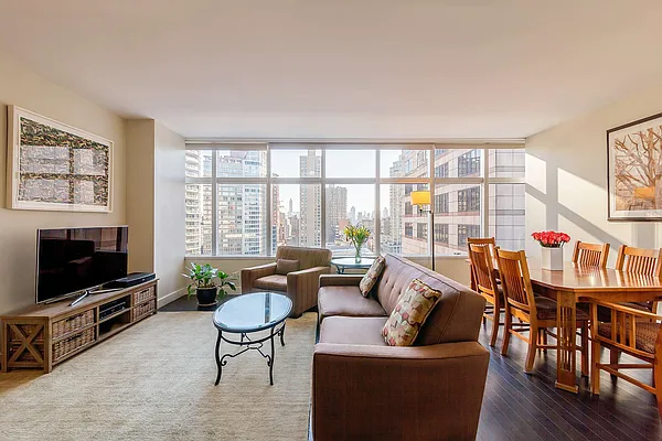 Sold by Owner | media 9