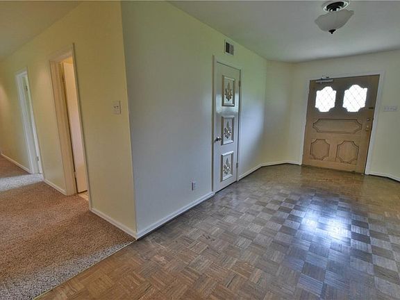 2nd image of 4544 Ivy Dr