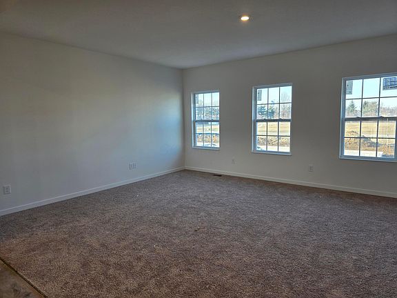 5th image of 2693 Meigs Dr
