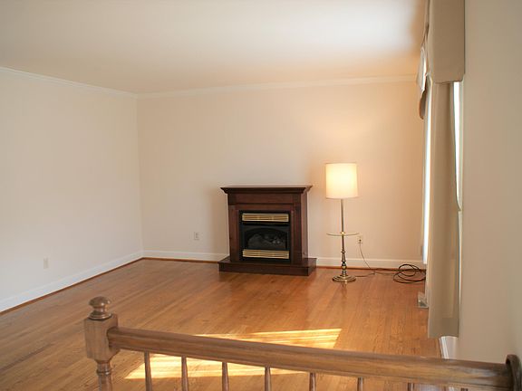 2nd image of 3324 Stonehenge Sq