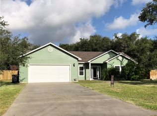 1145 Hickory Ave, Rockport, TX 78382