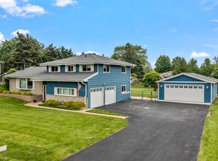 127 W Monterey Ave, Schaumburg, IL 60193