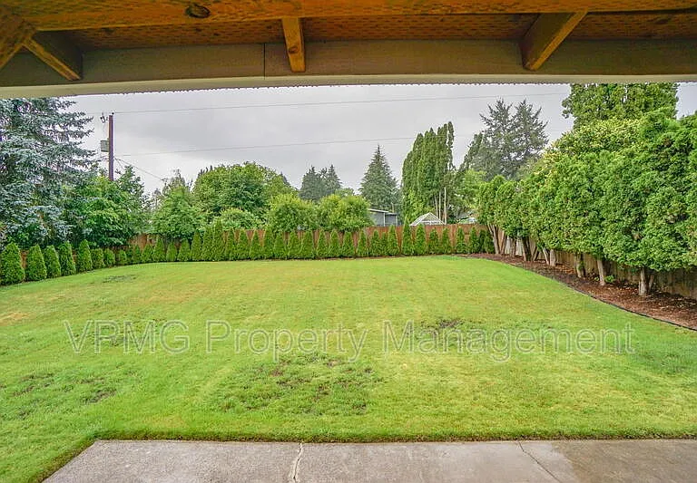 5404 NE 45th St — Photo 34