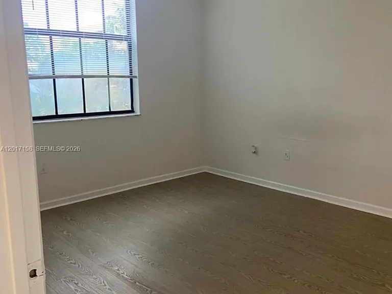 1900 Van Buren St #111B — Photo 8