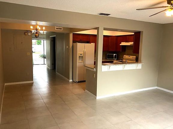 3rd image of 16066 Dawnview Dr