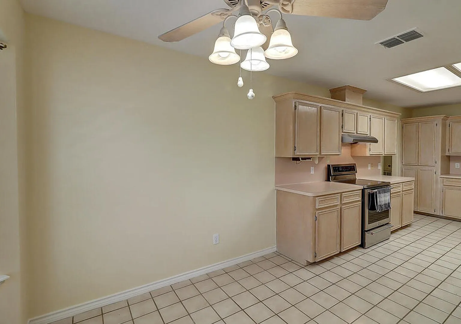 4321 Holly Ridge - 3/bed 2/bath $1975/mo — Photo 1