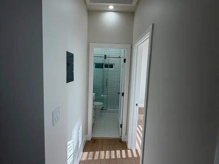 1250 Capitol Ave #4 — Photo 7