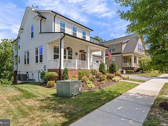4th image of 2468 Potomac River Blvd