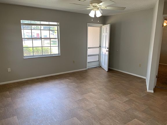 3rd image of 4910 23rd St W