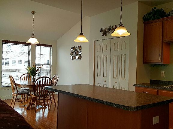 5th image of 180 Dorchester Ln