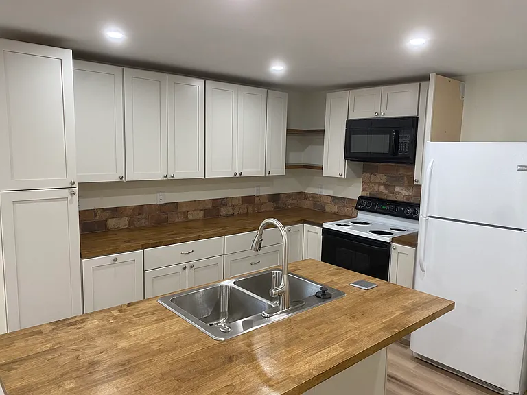 320 S Burdette St — Photo 5