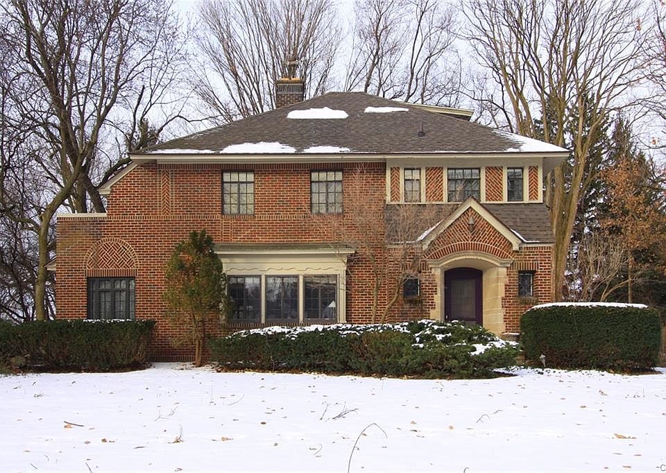 2nd image of 11 Lynacres Blvd