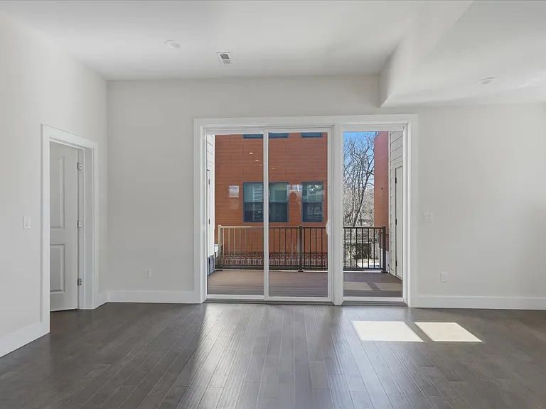 3912 Edwards Rd — Photo 25