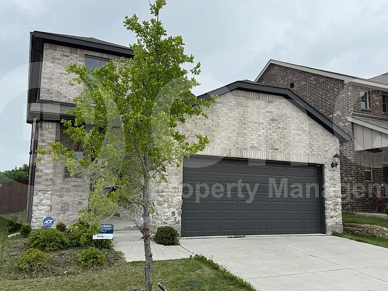 616 McKenna Dr — Photo 3