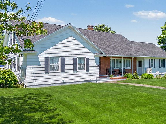 2nd image of 862 Shore Rd