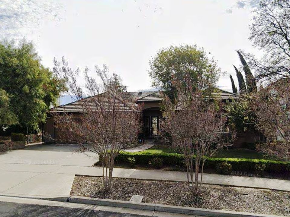 1st image of 48 E Country Club Dr
