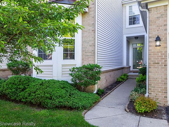 3rd image of 5726 Pinecroft Ct #1