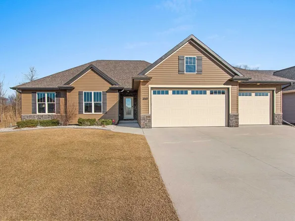 1849 Meadowland Ct, Green Bay, WI 54311