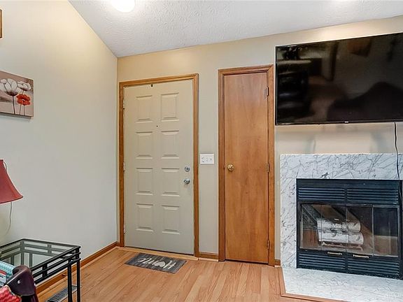 4th image of 9585 Villa Way