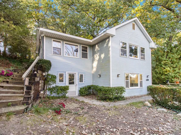 4811 Island Shore Dr, Pinckney, MI 48169