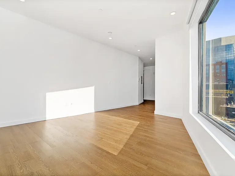 41-32 27th St #12D — Photo 3