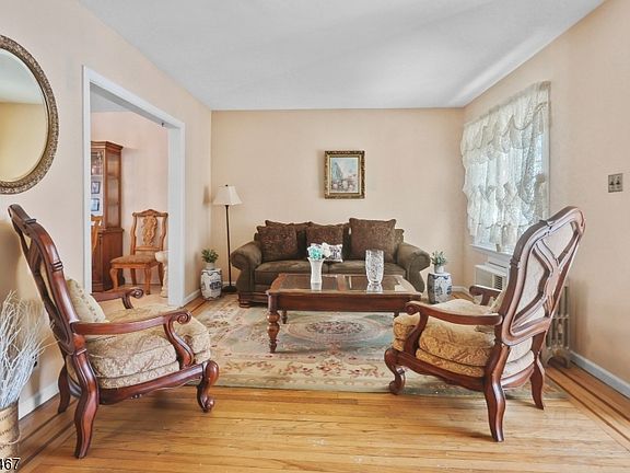 4th image of 47 Elycroft Pkwy