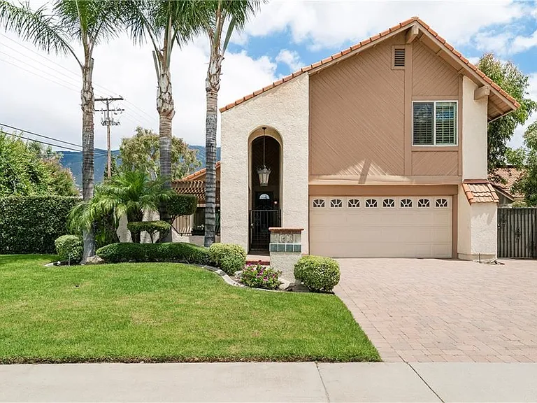 10112 Banyan St — Photo 2