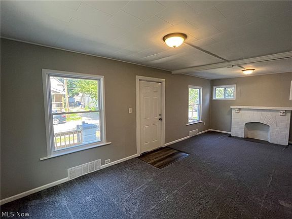 4th image of 3421 W 60th St