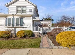 724 Thrush Ave, West Hempstead, NY 11552