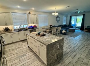 13469 W Desert Hollow Dr, Peoria, AZ 85383