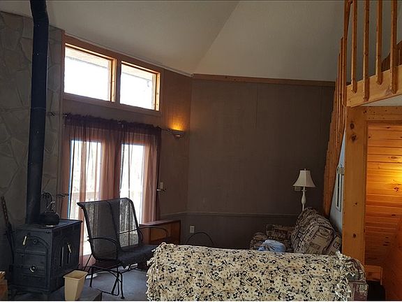 2nd image of 1572 Newport Dr #1