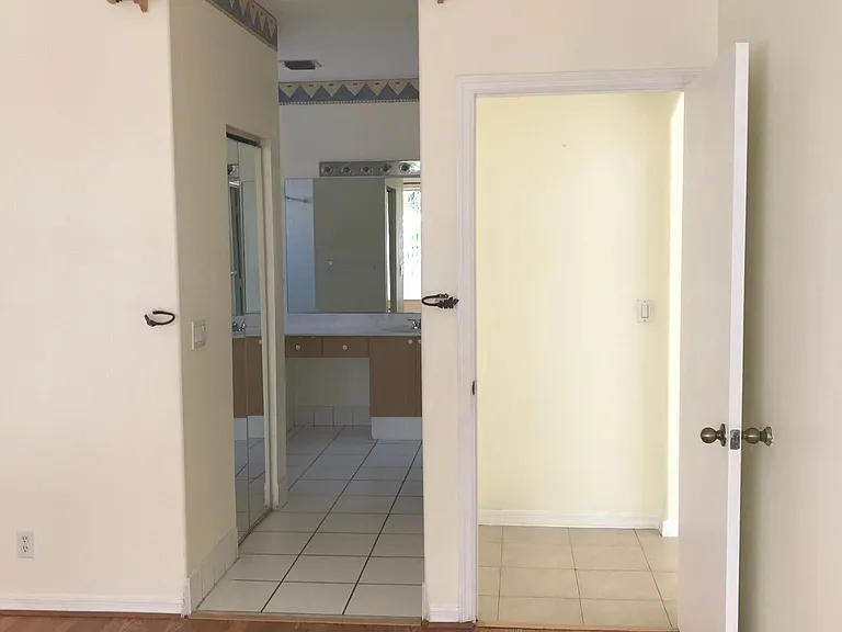 6711 Green Island Cir — Photo 8