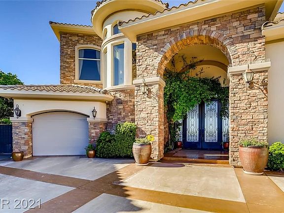 2nd image of 2596 San Giorgio Cir