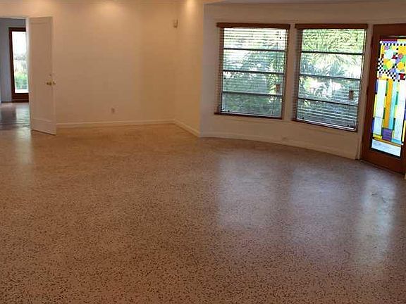 3rd image of 1000 W Las Olas Blvd