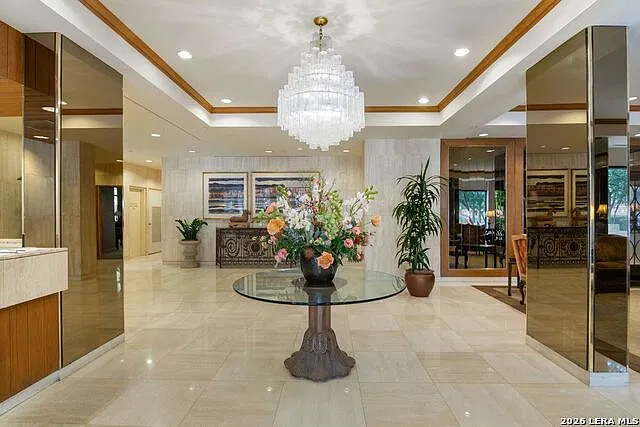 Carlyle — Photo 3