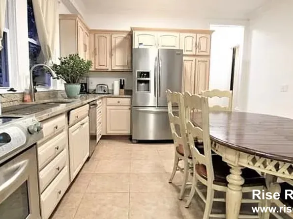 18 Holton St #X, Allston, MA 02134