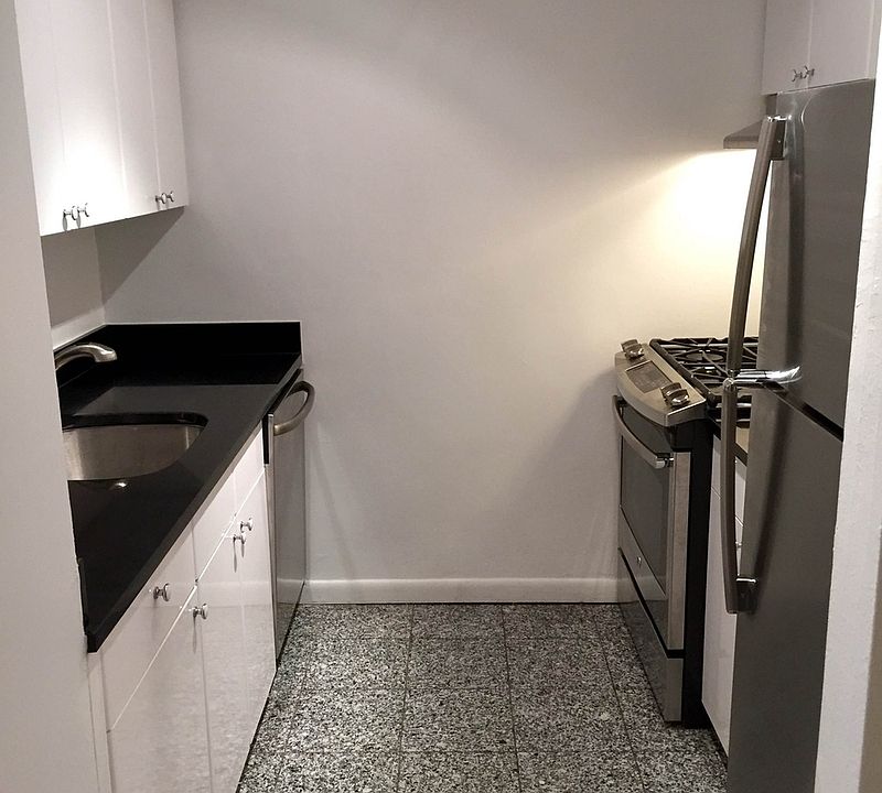 1st image of 330 E 46th St APT 3D