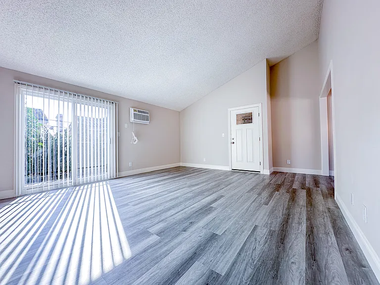 831 S Greenwood Ave #11 — Photo 15