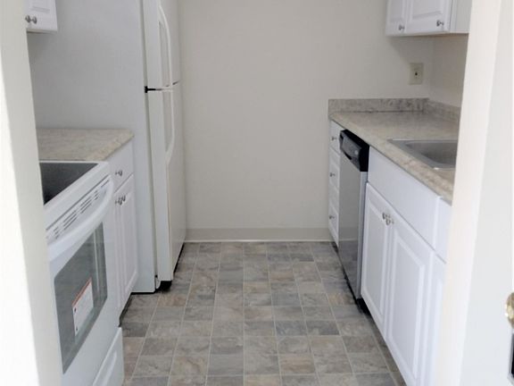 5th image of 10725 Myers Way S #A