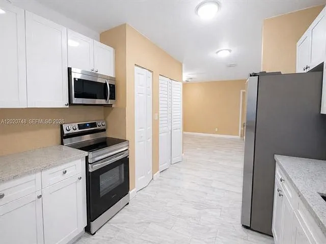 1015 NW 8th Ave — Photo 4