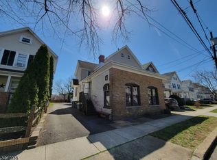 18 Lagrange St, Raritan, NJ 08869