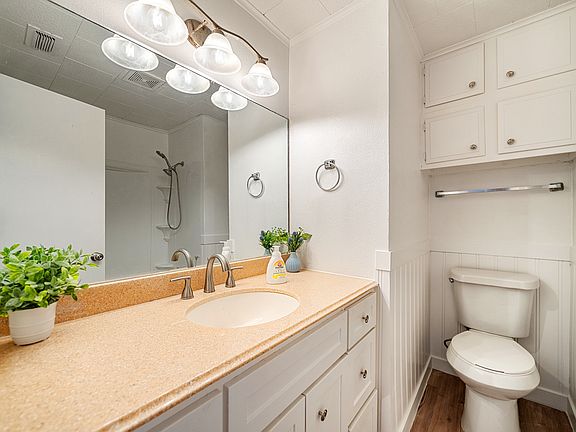 3rd image of 418 Antares Dr