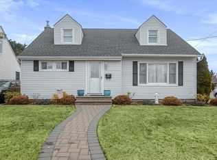 261 Wheeler Ave, Valley Stream, NY 11580